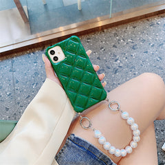 Lingge Temperament Pearl Diagonal Chain Mobile Phone Case