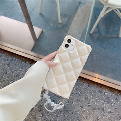 Lingge Temperament Pearl Diagonal Chain Mobile Phone Case